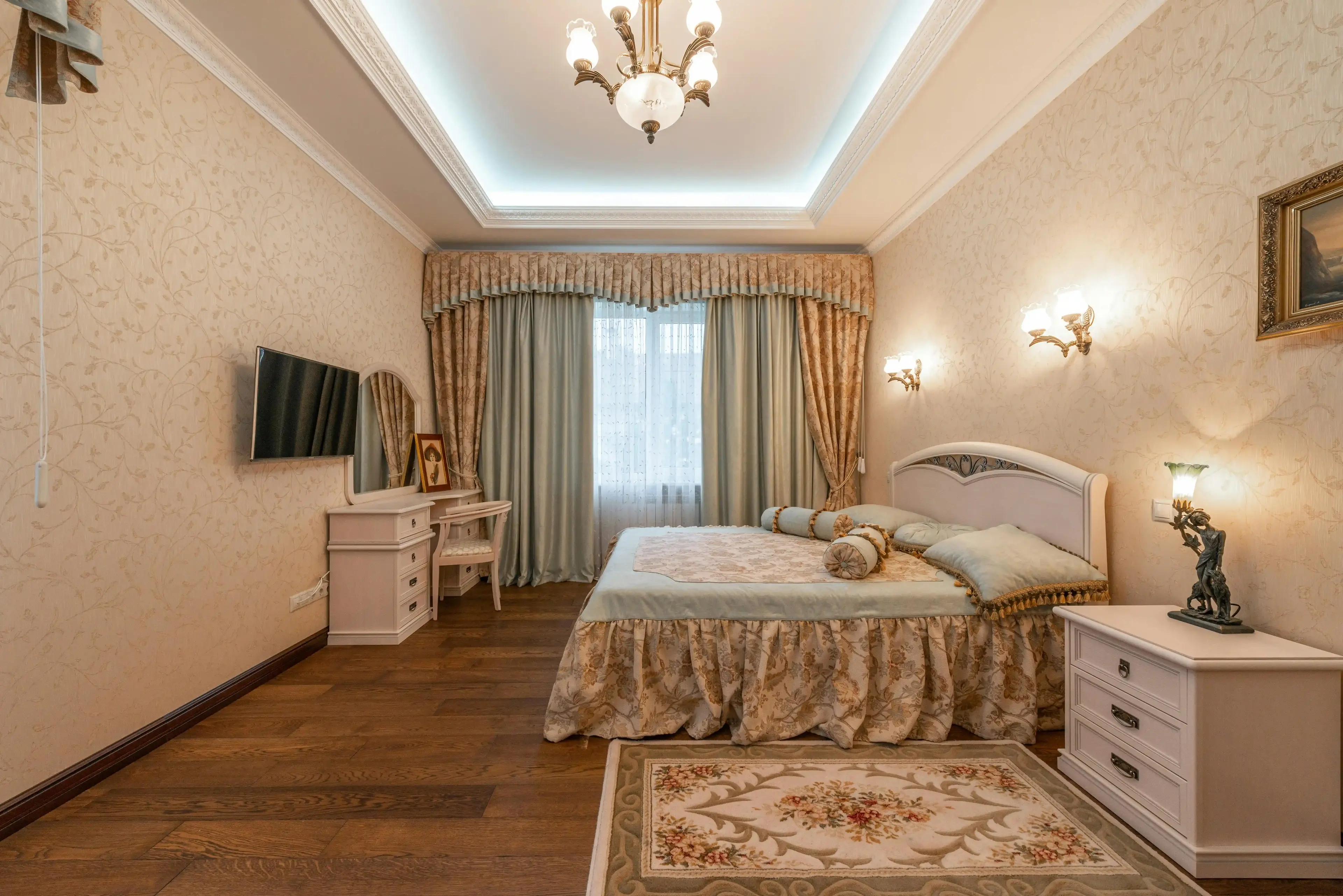 Neoclassical