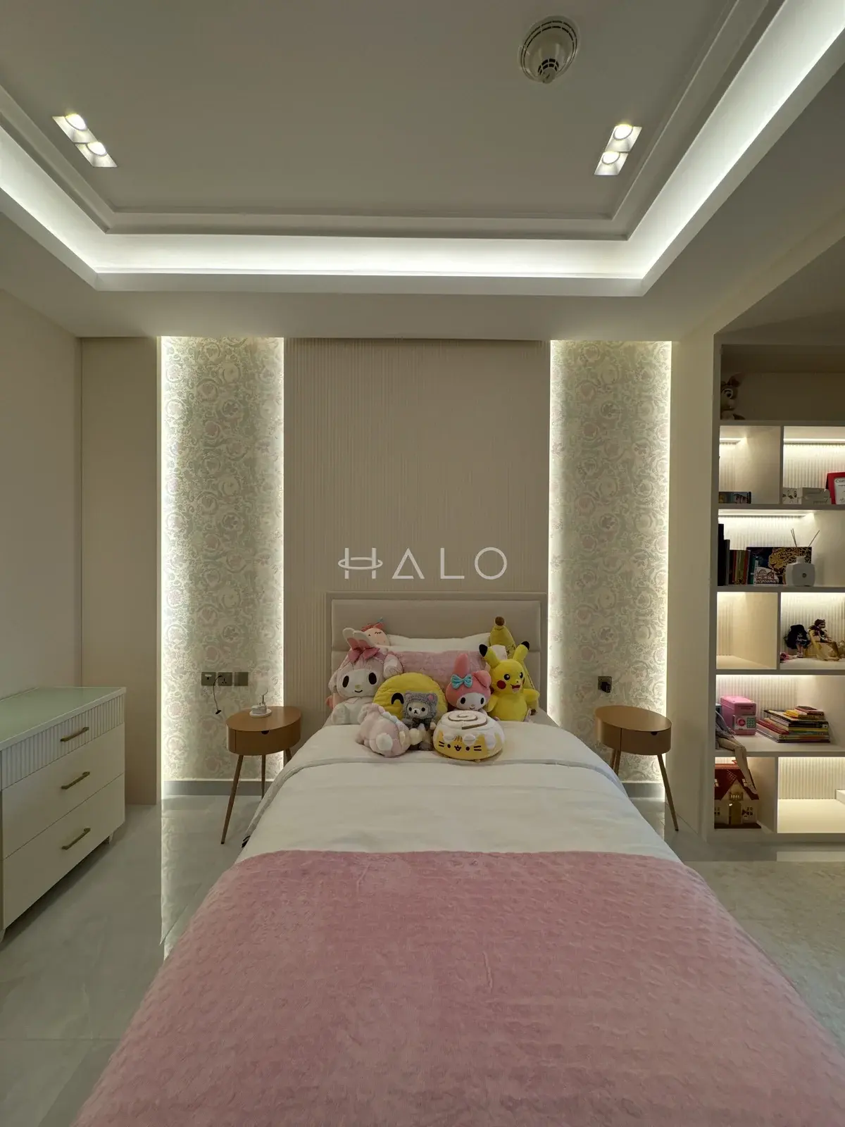 Bedroom headboard and display cabinet — Dubai Creek, Halo Interiors