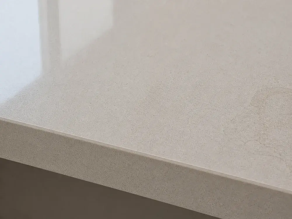 Light Quartz-Style Worktops — reference finish from the Halo materials library