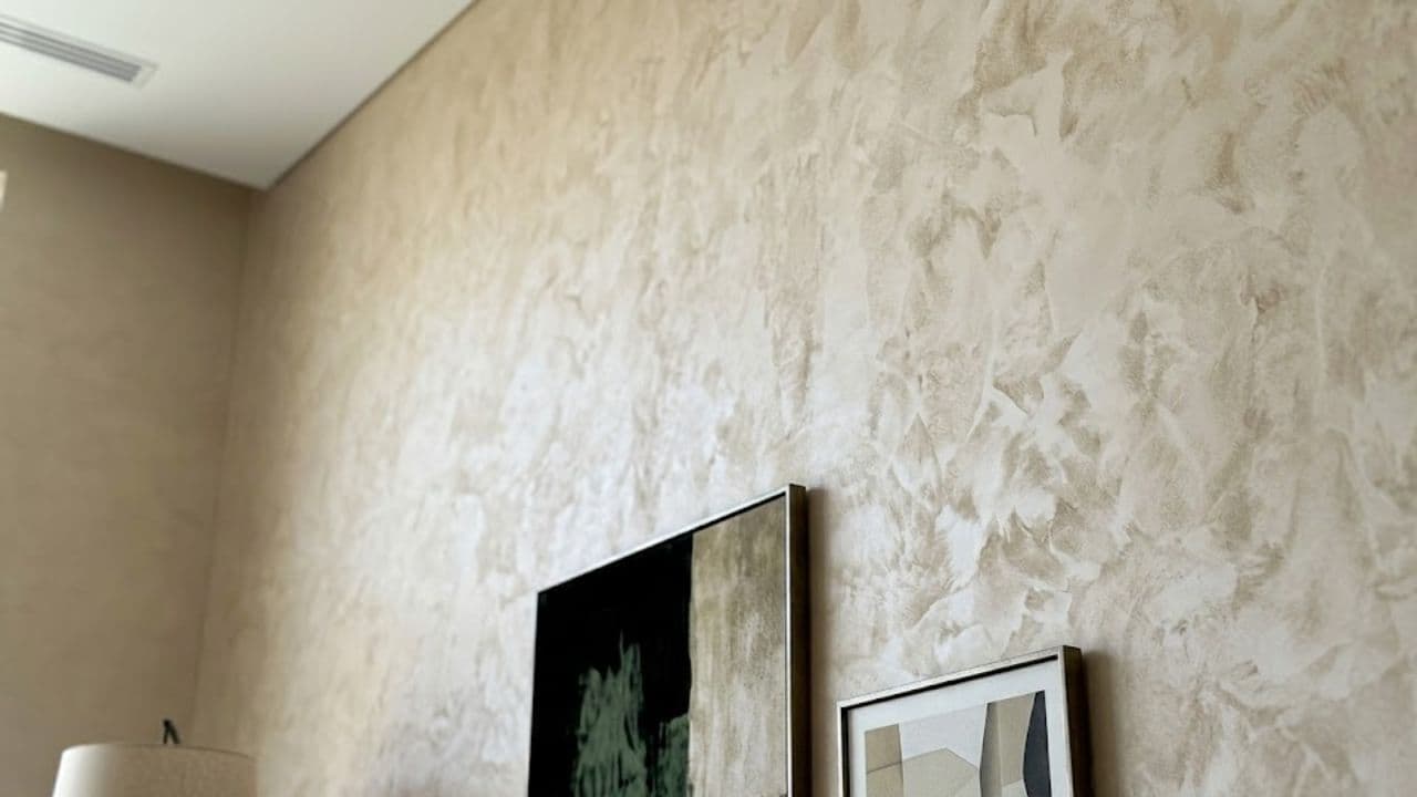Venetian plaster in Dubai: how to approve a sample wall